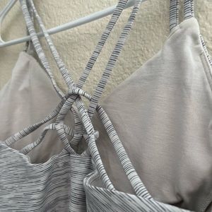 Lululemon top size 4